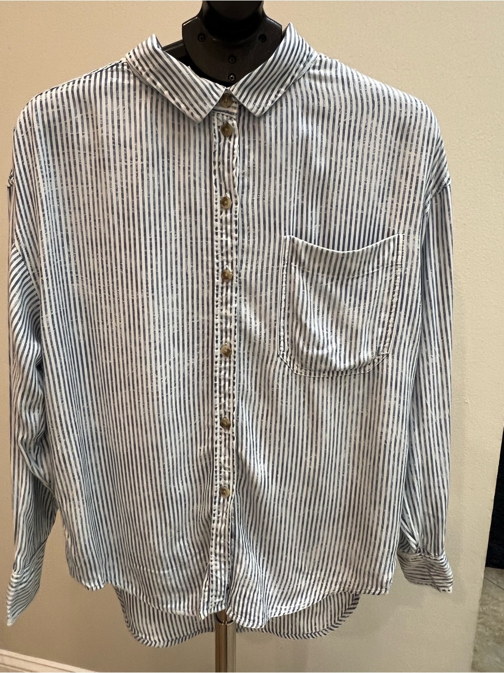 NWT American Eagle Discontinued Striped Button Up Shirt 100% Viscose Super Soft